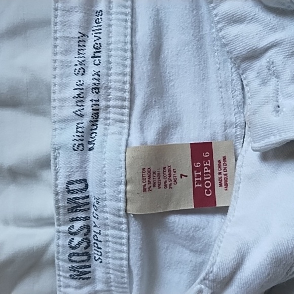 Women's size 7 white distressed jeans - Picture 2 of 5